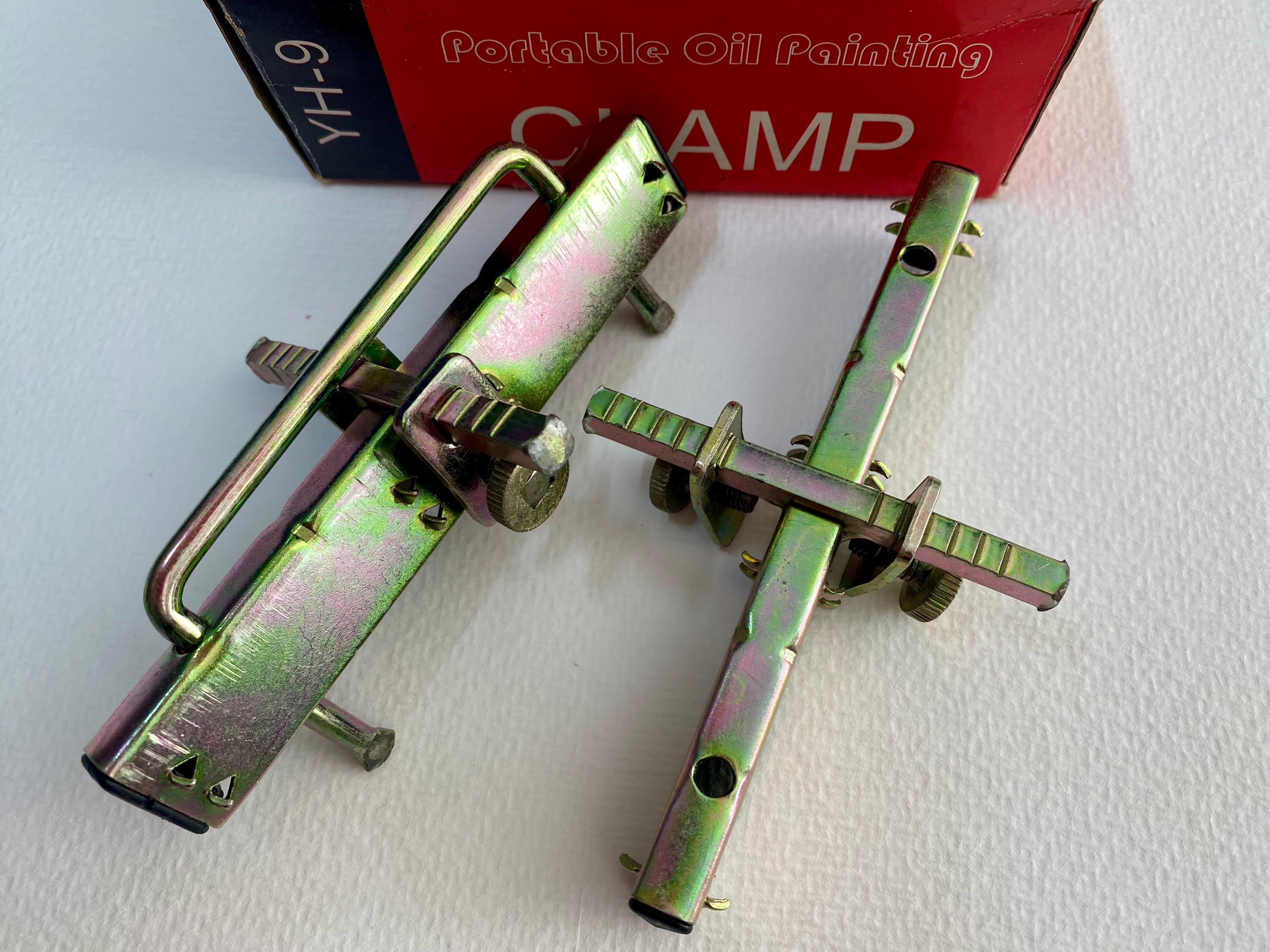 Clamps for Portable Oil Painting